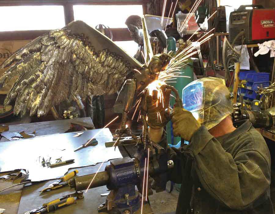 全球钣金新闻-金属制造狂：焊工制作动物的金属钣金-乐竟网页版入口-乐竟online(中国)